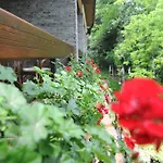 Restaurant Dreri 호텔 4*