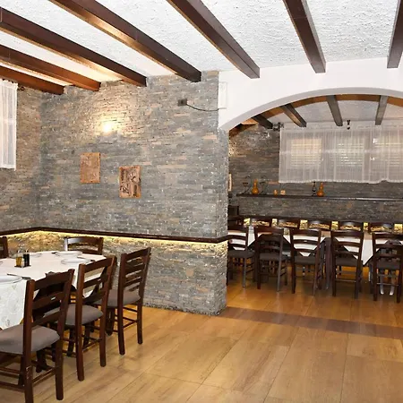 Hotell Restaurant Dreri 4*